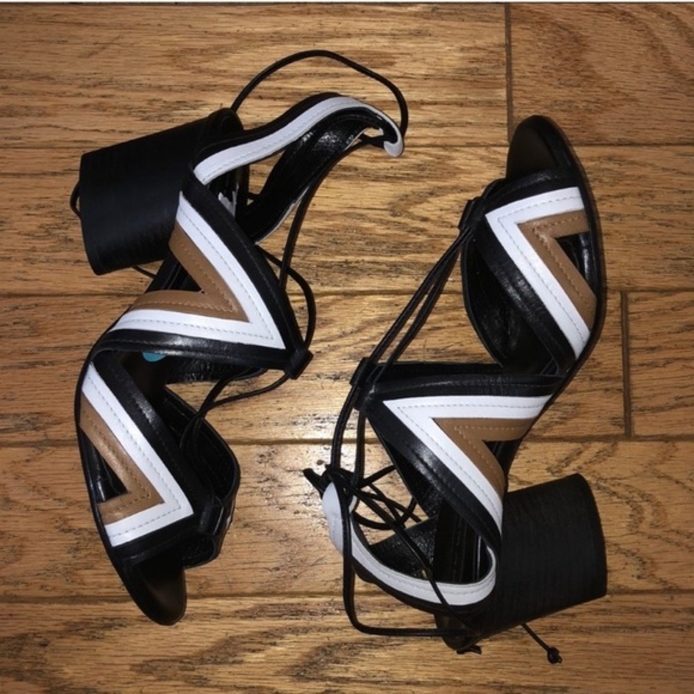 Nwot Steven by Steve Madden leather lace up abstract sandals 2.5” block heels